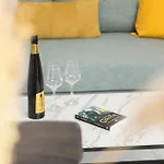 Διαμέρισμα Arieni Places *