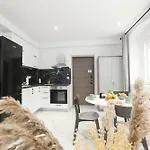 Διαμέρισμα Arieni Places