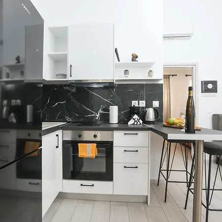 Apartment Arieni Places