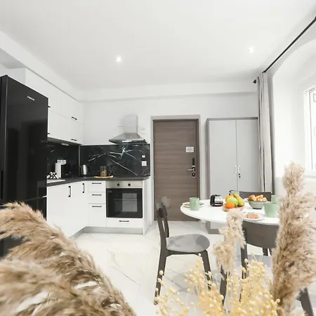 Apartment Arieni Places